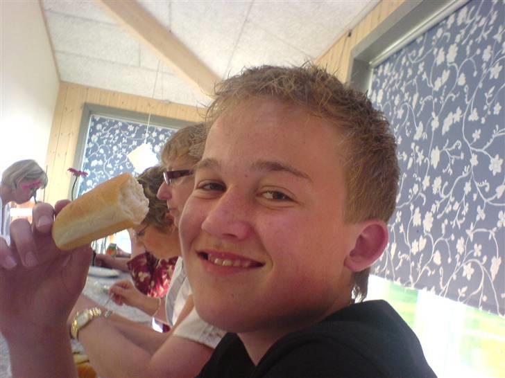 Mand mathias - lidt bagstiv til en konfirmation  billede 3