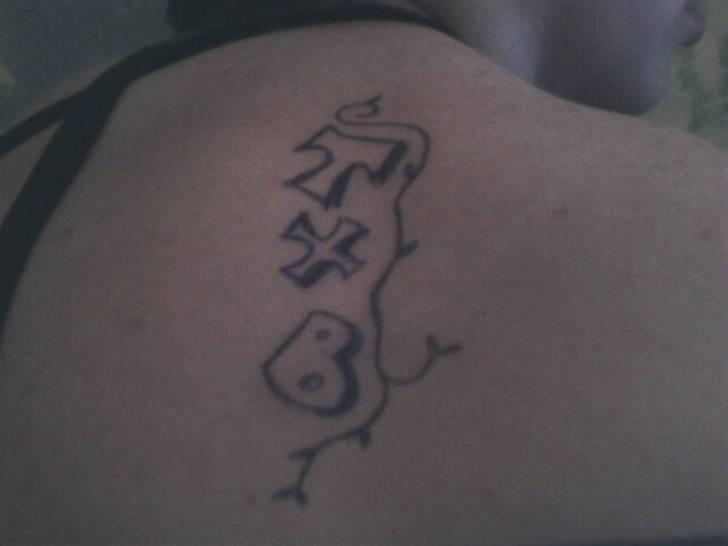 Kvinde trille - min tus på skulderen billede 3