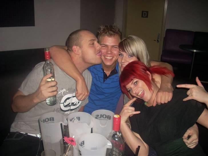 Mand LarsM - I byen, har ingen ide´ om hvor eller med hvem?! billede 4