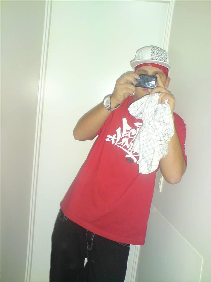 Mand LarsM - Fordi jeg blev nød til at slette billedet der lå her før? - Og tja, sådan ser jeg også nogen gange ud? billede 5