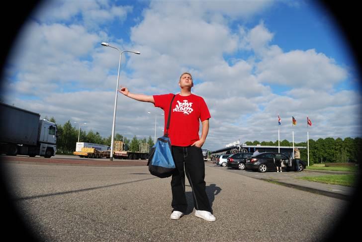 Mand LarsM - På vej til Defqon. 1. i holland (Hardstyle, hardcore techno osv osv osv.) billede 6