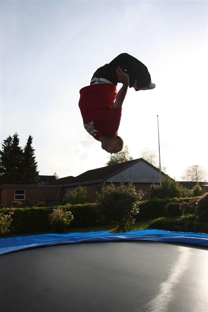 Mand LarsM - Fordi jeg kan, og fordi bæltet og underbukserne er fede!? WHAT? billede 9