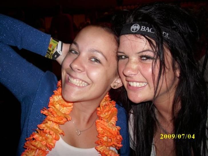 Kvinde Betina - Party animals :P billede 3