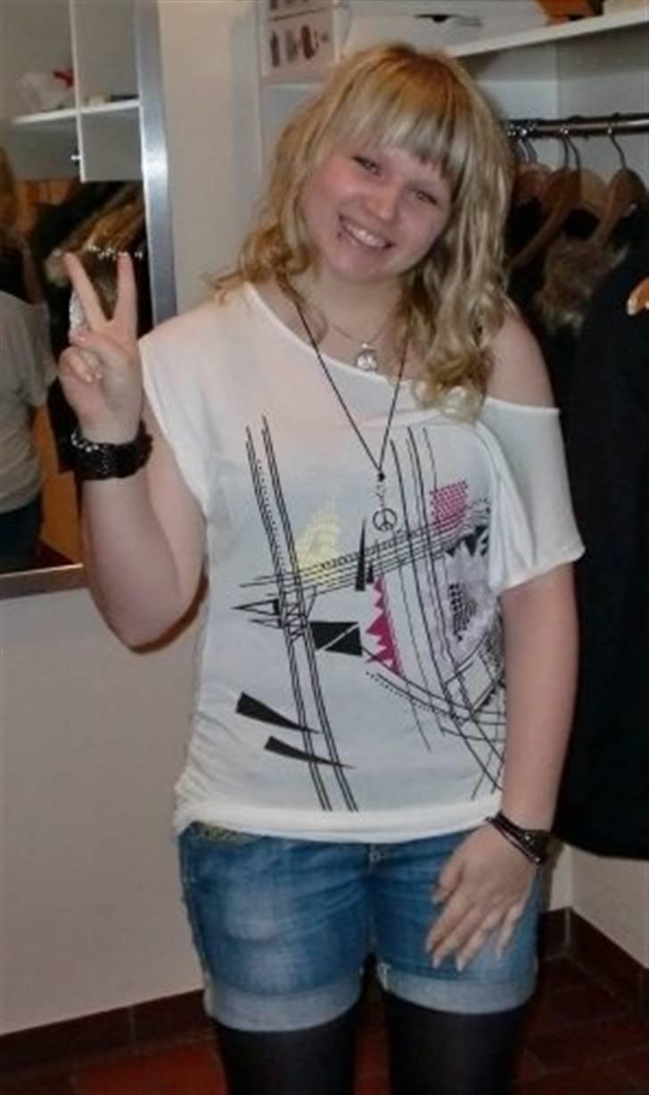 Kvinde Sara - til en venindes 18 års :-) billede 2