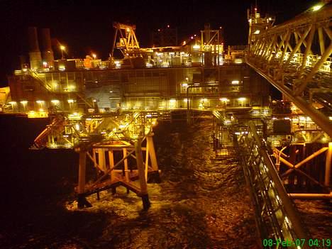 Mand henrik - 08/2-07.....arbejder på boreplatform  billede 6