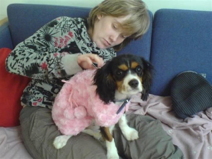 Kvinde Camilla Elkjær nielsen - Mig og min og kærestens hund billede 4