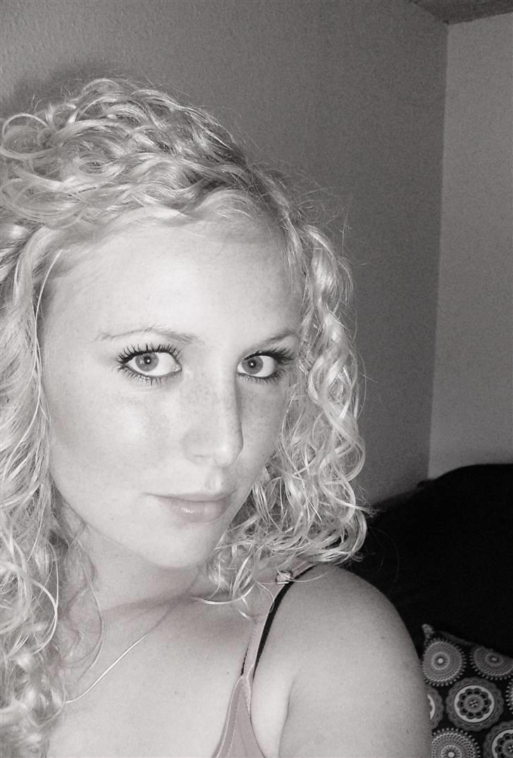 Kvinde Stephanie - Mig d. 25-07-09 billede 15