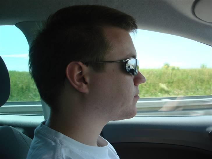 Mand Lars Elley - Mig der kører bil - utroligt flot motiv (not). billede 8