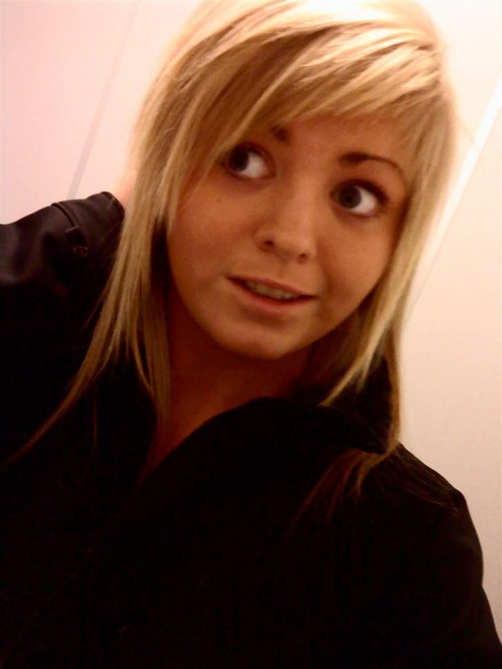 Kvinde Mette Astrup - mig i skolen. billede 9