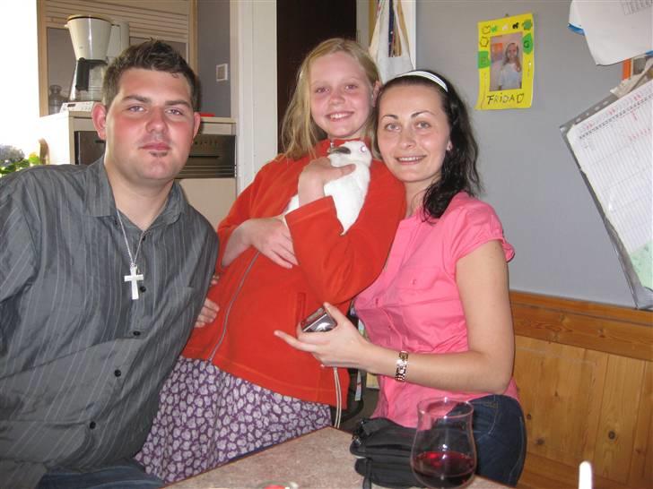 Mand Emil S - Mig, min lille søster og hendes au pair pige da hun var lille billede 4