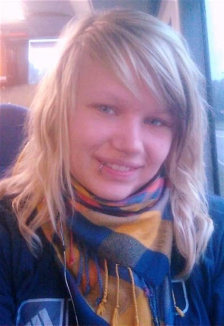 Kvinde Sara - I bussen på vej i skole hehe :-) billede 12