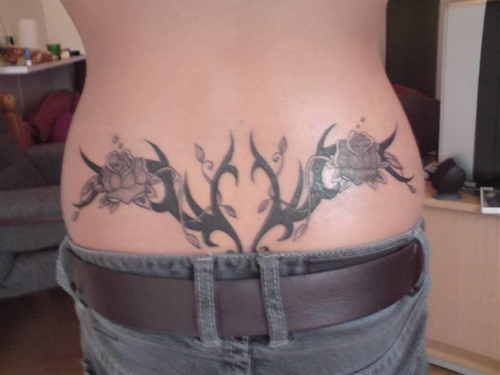 Kvinde Stella Christensen - Første tattoo billede 7