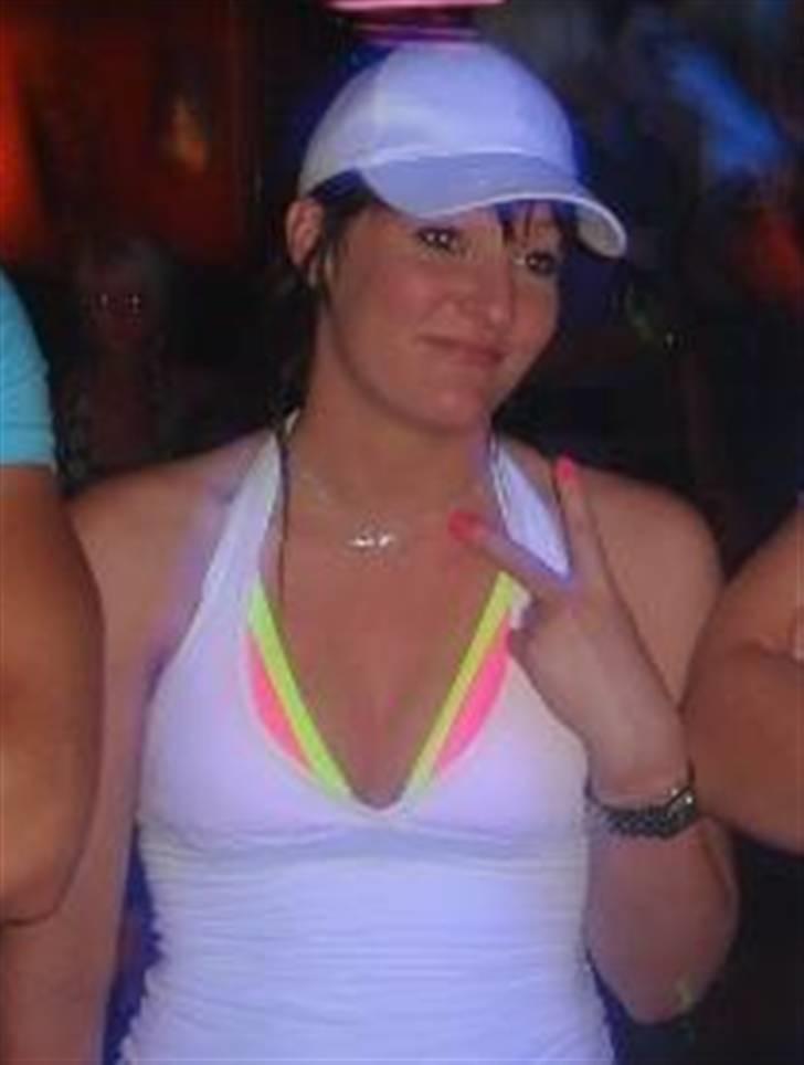 Kvinde Lina - Hard Bass i Skive billede 6