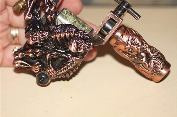 Mand Hugo Sørensen  - Special designet Tatoo maskine billede 10