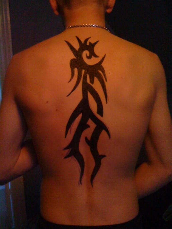 Mand kenneth p - den tattoo som jeg skal have men skal bare rettes lidt :D billede 4