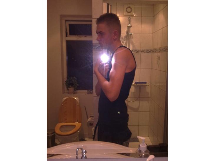 {{currentPhoto.altText}} billede {{currentPhoto.number}}