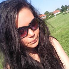 Kvinde Jenny - kinderæg i: 