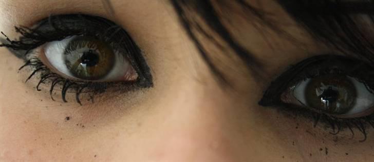 Kvinde Nicoline - 6, mine øjne :p<3 Ka´ virkelig ikke komme mig over dette billed!! :D Dog ka´ man ikke se ærlig meget på det! Men det er alligevel blikfangende og noget som gør jeg ikke ka´ modstå det!! :D OPS! DET ER IKKE REDIGERET!! :) billede 7