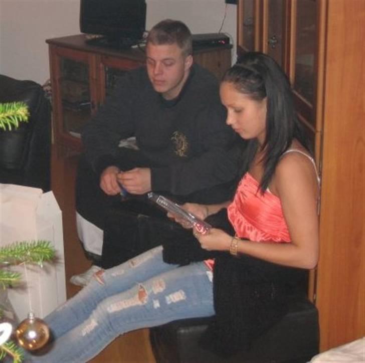 Kvinde Simone Henningsen - Mig og min Kæreste (; Han er mit et og alt <3 billede 5