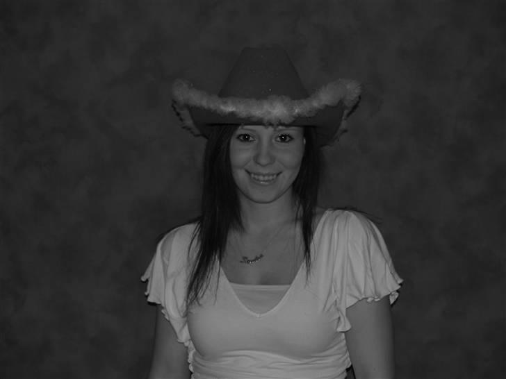 Kvinde Sandra - INGEN er perfekte billede 2