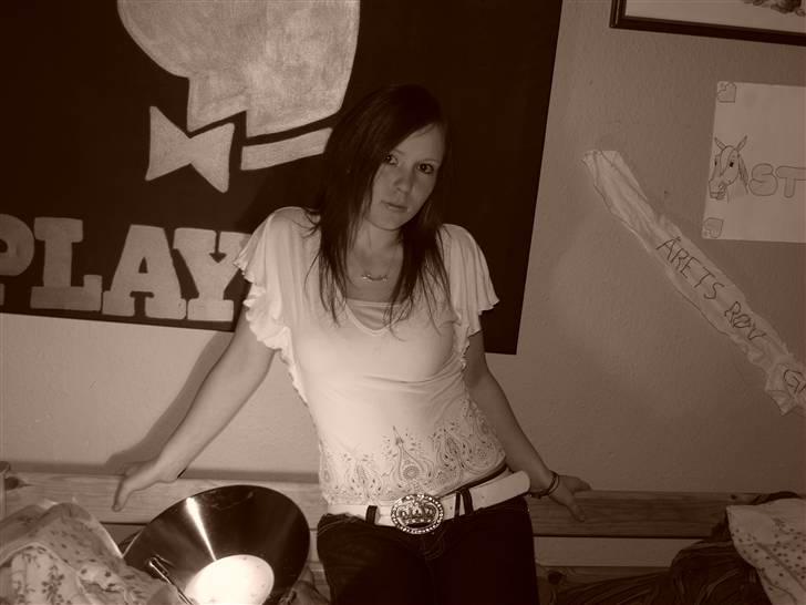 Kvinde Sandra - INGEN er perfekte billede 4