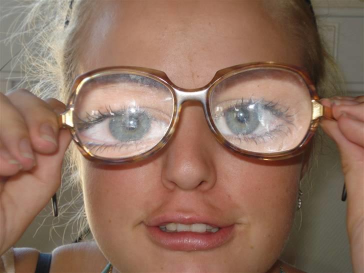 Kvinde michelle - mig der fjoller i skolen :D billede 5