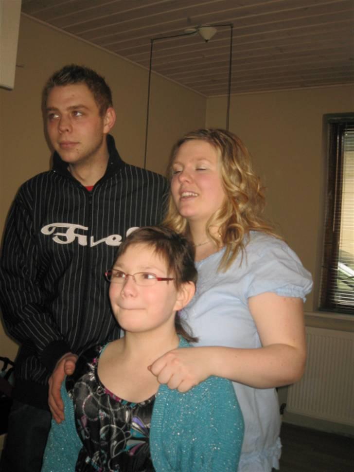 Mand Kristian Bull Larsen - Mine to piger :-) billede 11