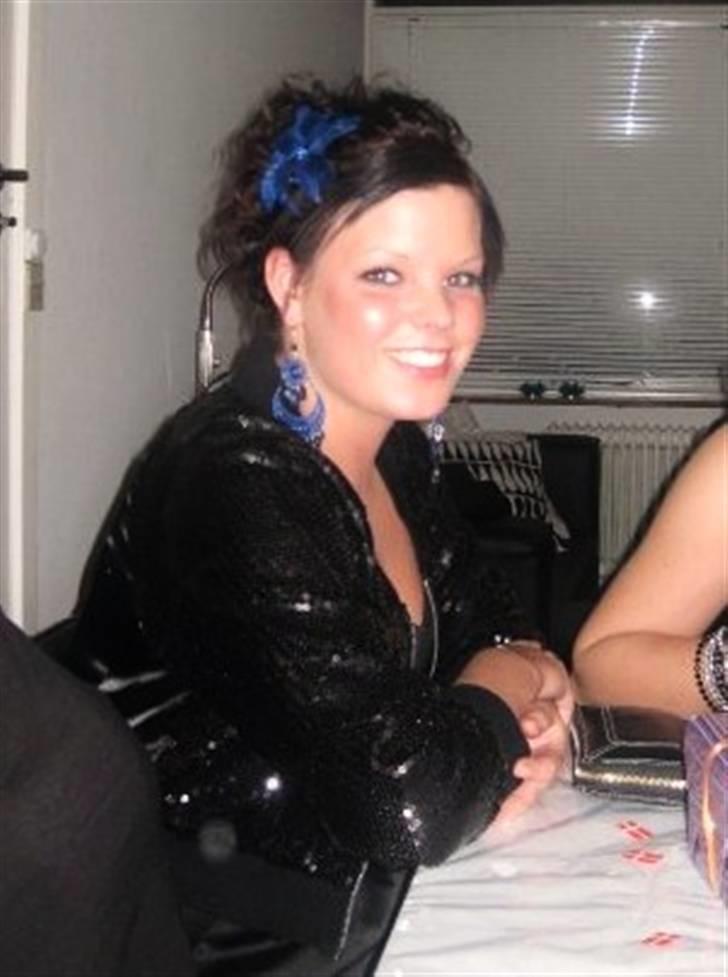 Kvinde Helle Andersen - Indflytterfest december 2009 billede 1