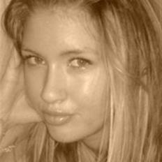 Kvinde Karina Mayland