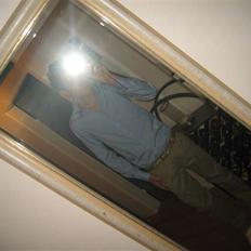 Mand Kenni Hansen q;