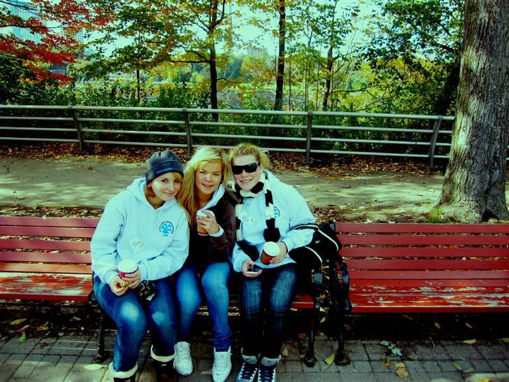 Kvinde Emilie - Niagara Falls, New York. Jana, mig og Mathilde. billede 2