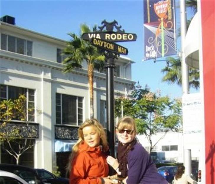 Kvinde Emilie - Shopping med Eva, Rodeo Drive, Beverly Hills billede 19