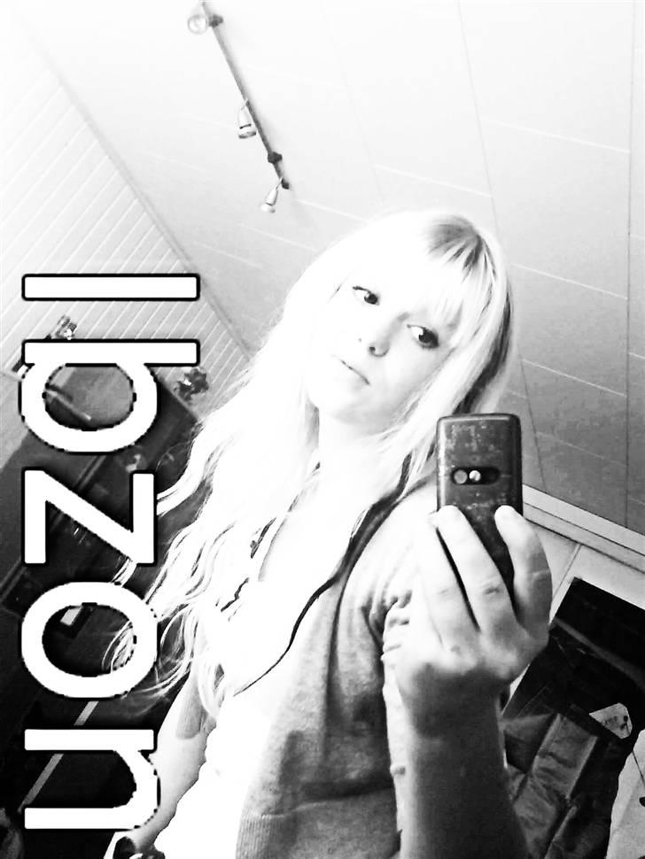 Kvinde Mia Holmqvist - Vildt gammelt billede, men skulle have fem (: billede 5