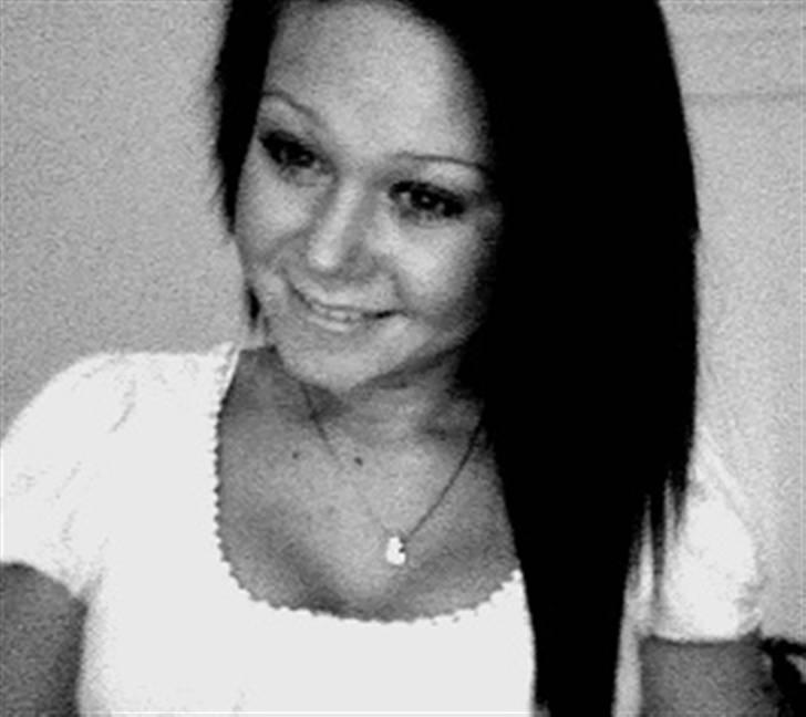 Kvinde Cecilie  billede 1