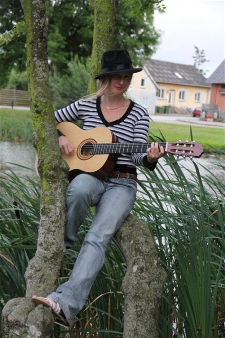 Kvinde Milla - Lidt veninde hygge som endte i sjove billeder..  billede 2