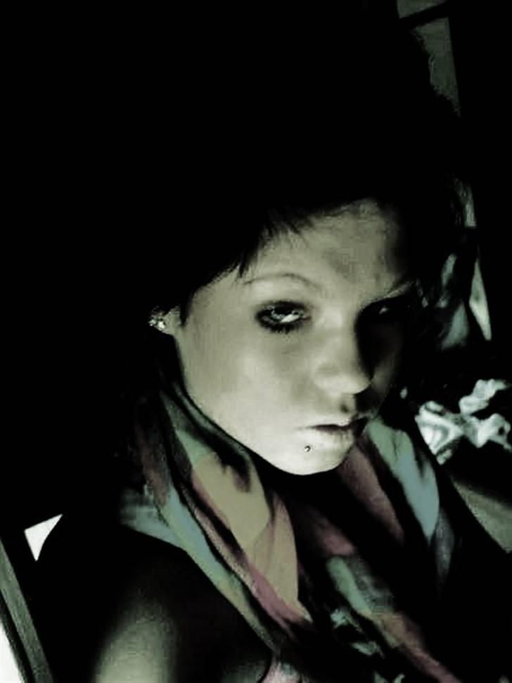 Kvinde Charlotte - GLAD billede 11