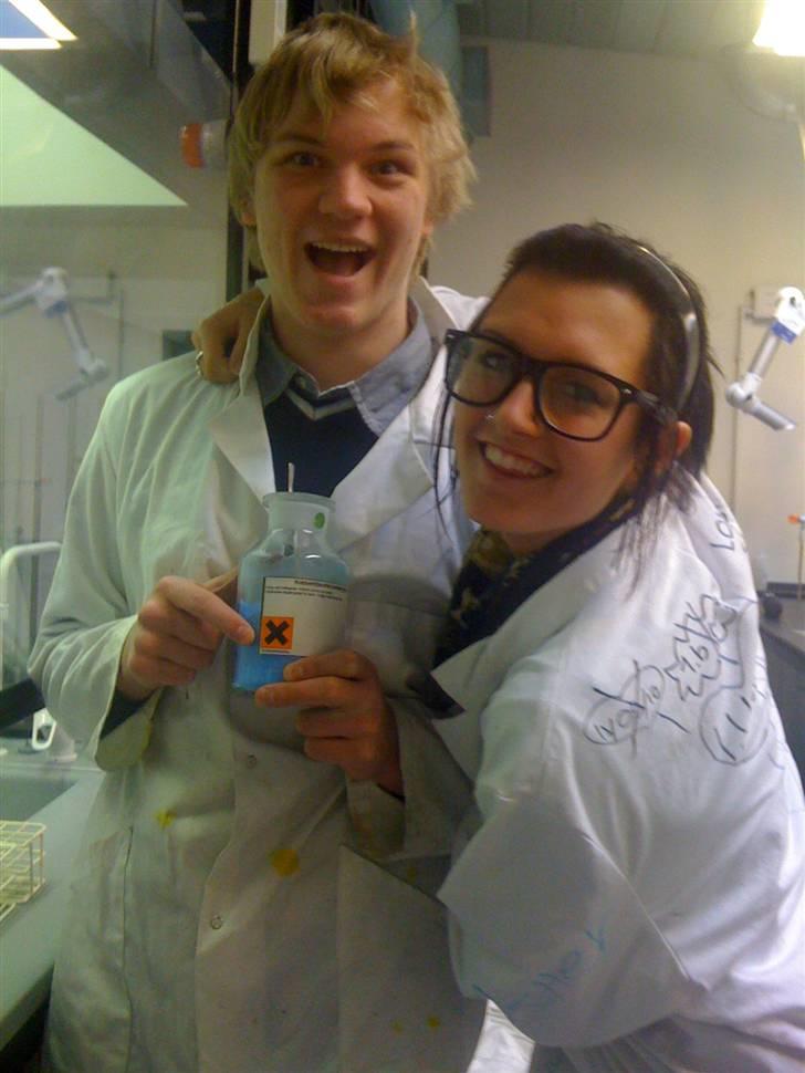 Kvinde Line Lykke - Kemi har ALDRIG været mig:-). billede 3