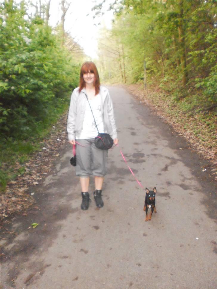 Kvinde Anna - Med min lille hund Cess <3 billede 2