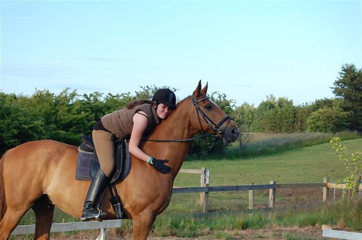 Kvinde Emilie - Min part Arrogant (: <3 billede 11