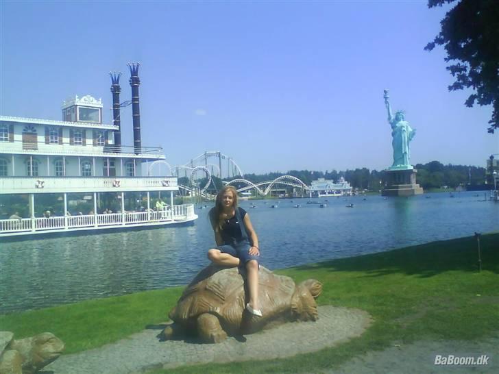 Kvinde Malaka - heide Park billede 5