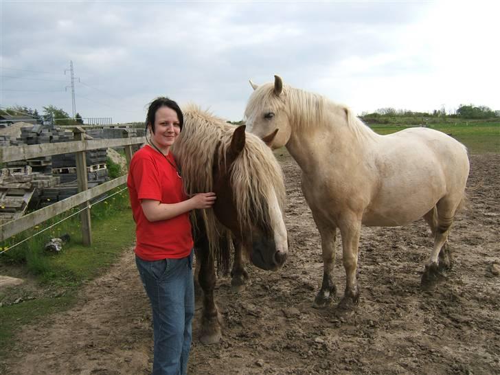 Kvinde Sabrina Folmann ;* - Meget lang og rigtig hård dag på arbjedet, super udkørt - 2010 billede 4