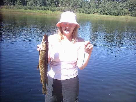 Kvinde maria - så fangede jeg lige en lille fisk billede 4