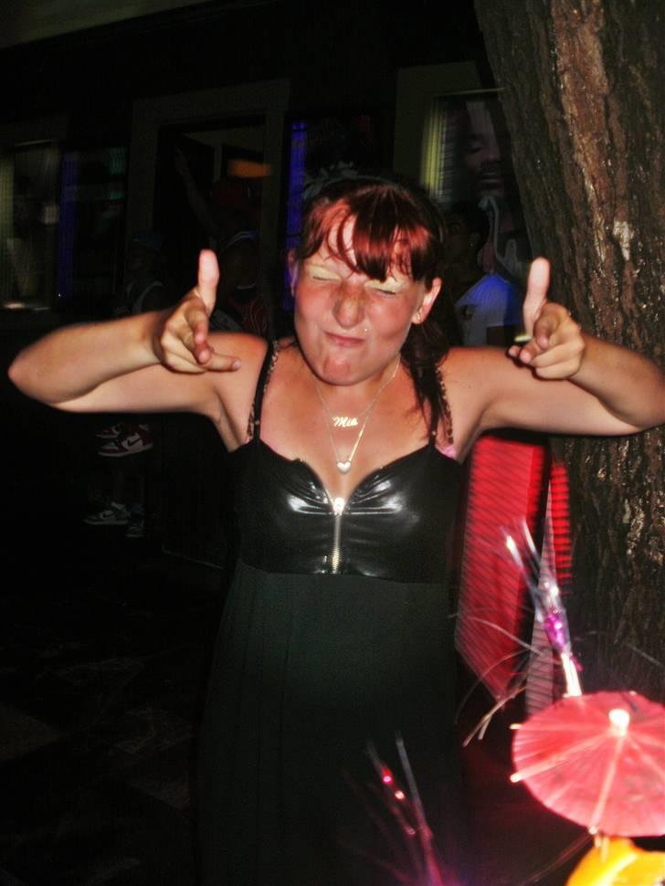 Kvinde mia - BANG BANG  i tyrkiet 2010. billede 8