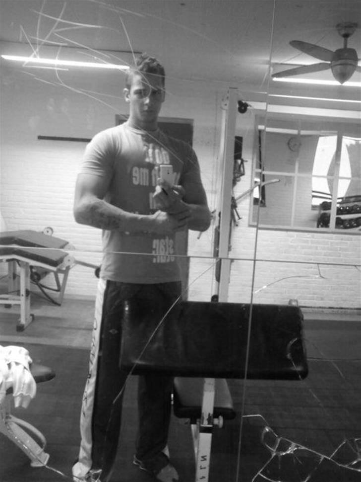 Mand Michael - håret sidder ik skide godt :P billede 6