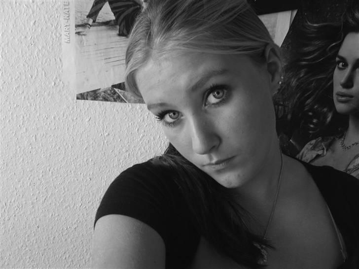 Kvinde Camila Simonsen - Elsker bare det billede/ Fofograf min veninde billede 1