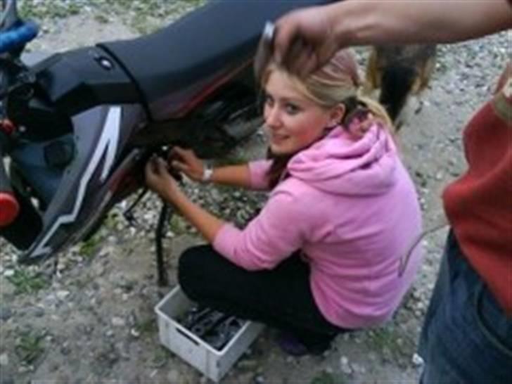 Kvinde Camila Simonsen - Laver derbi/ Fotograf min mor billede 2