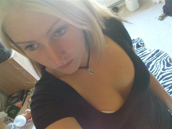 Kvinde Camila Simonsen - Var dejlig brun <3 Lige kommet hjem fra afrika billede 3