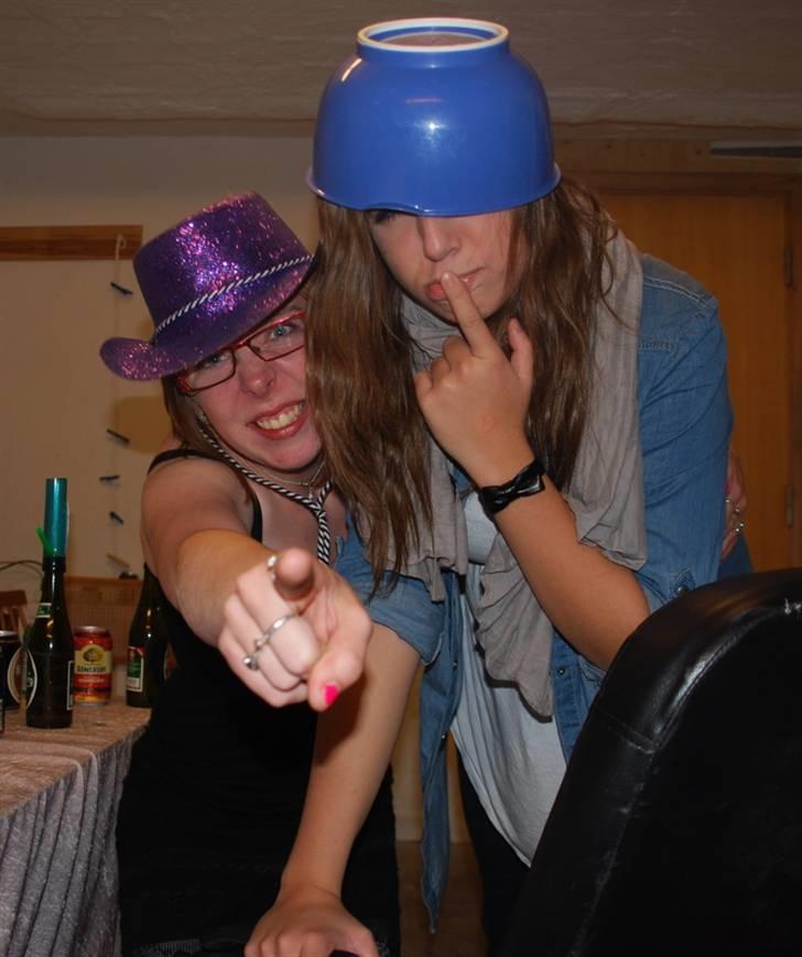 Kvinde Stine - 17. sep. 2010 - mig til venstre. billede 7