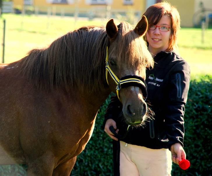 Kvinde Stine - 1. sep. 2010; Min nu afdøde pony, Freja, og mig :) <3 billede 12