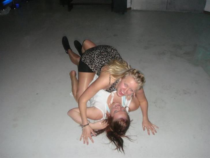 Kvinde catrine. - DET ER JO DET RENE PORNO! :-D C&M :* billede 3